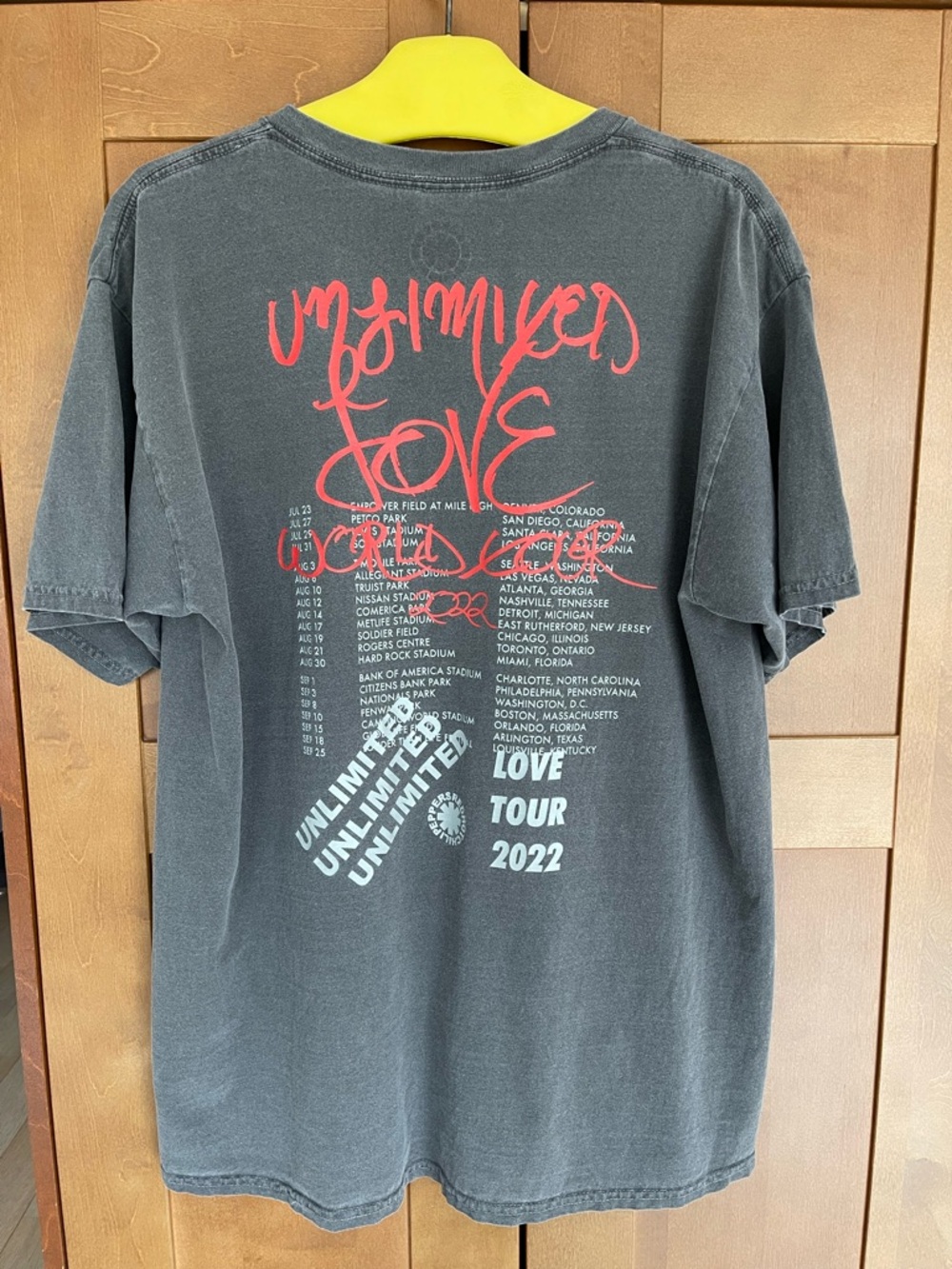 Red Hot Chili Peppers 2022 Unlimited Love World Tour Black Graphic Tee, Large - Picture 3 of 11